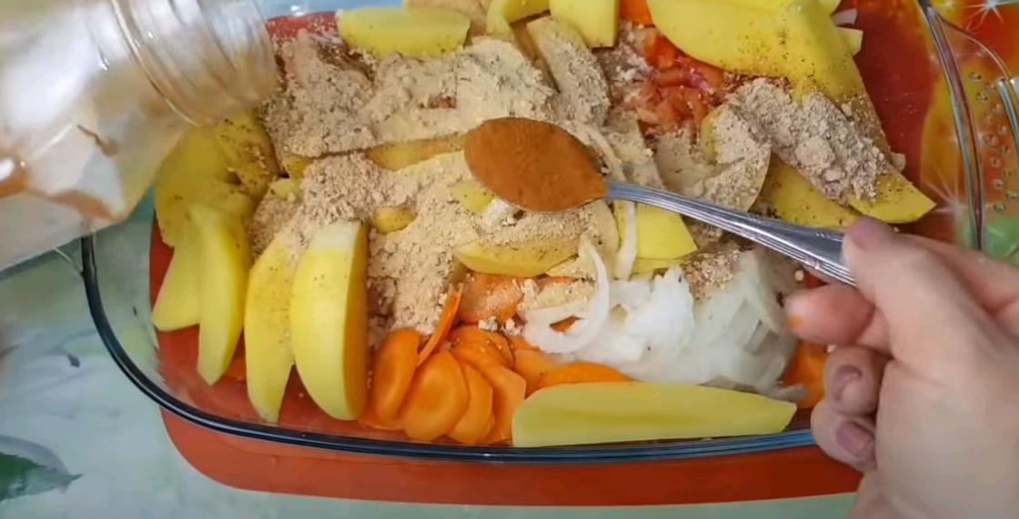 Мясо и овощи в жаропрочной форме под специями Мясо и овощи в жаропрочной форме под специями