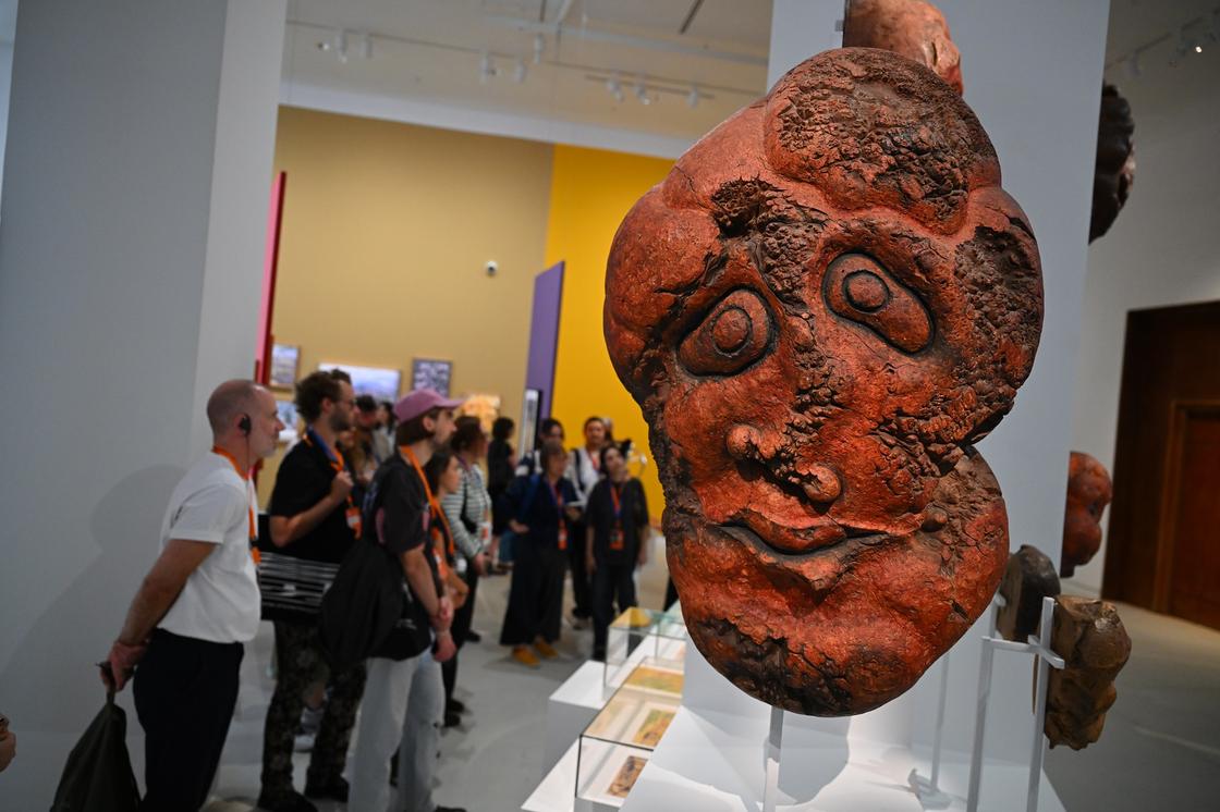 Экспозиция "Қонақтар"