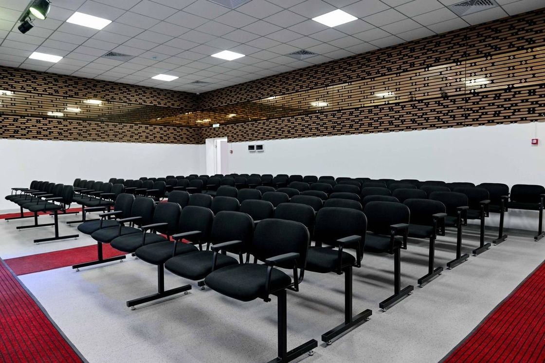 Актовый зал