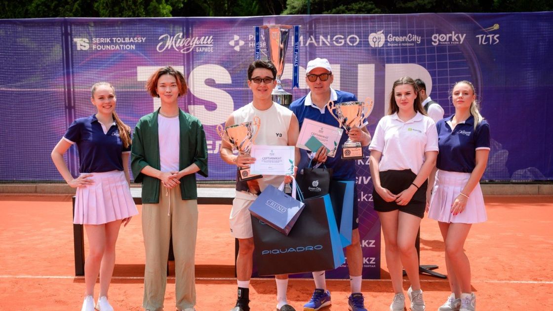 Победители в категории Grand Masters: Даниар Абенов и Кайрат Урдашев