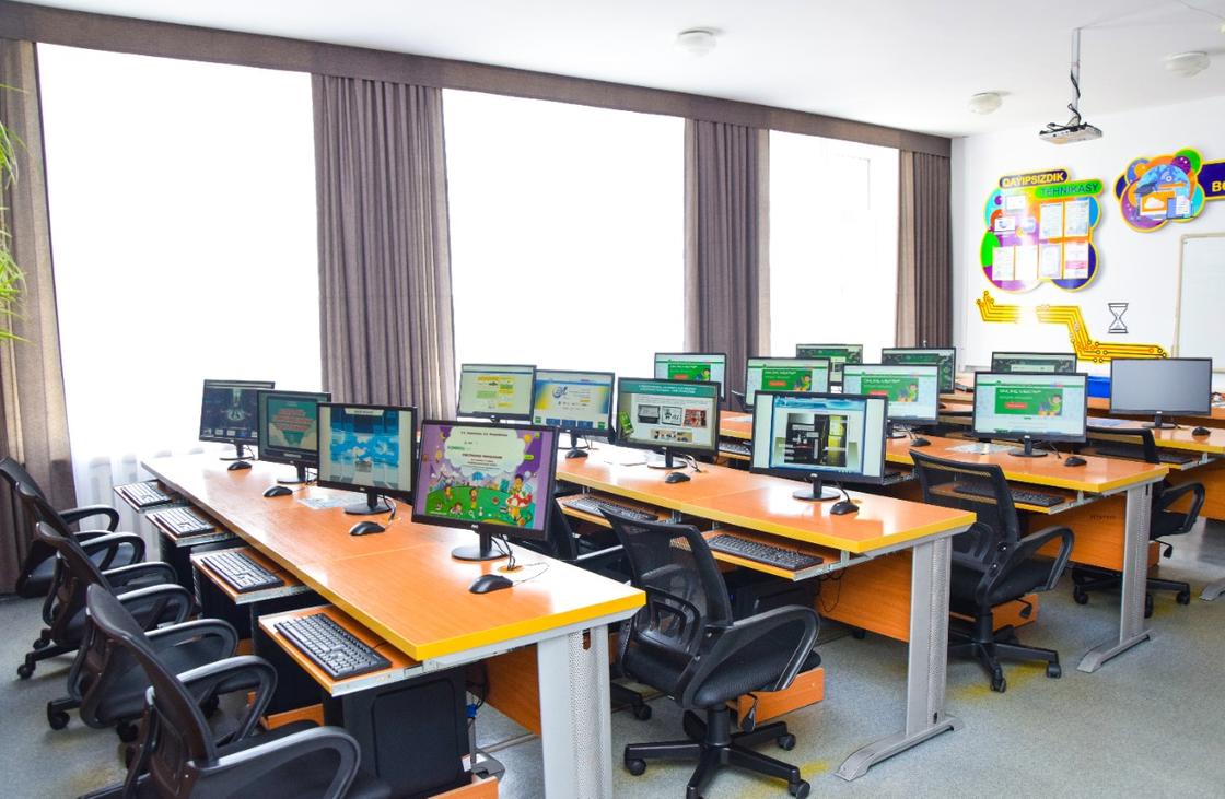 В Костанайской области стремительно растет показатель обеспеченности школьников компьютерами
