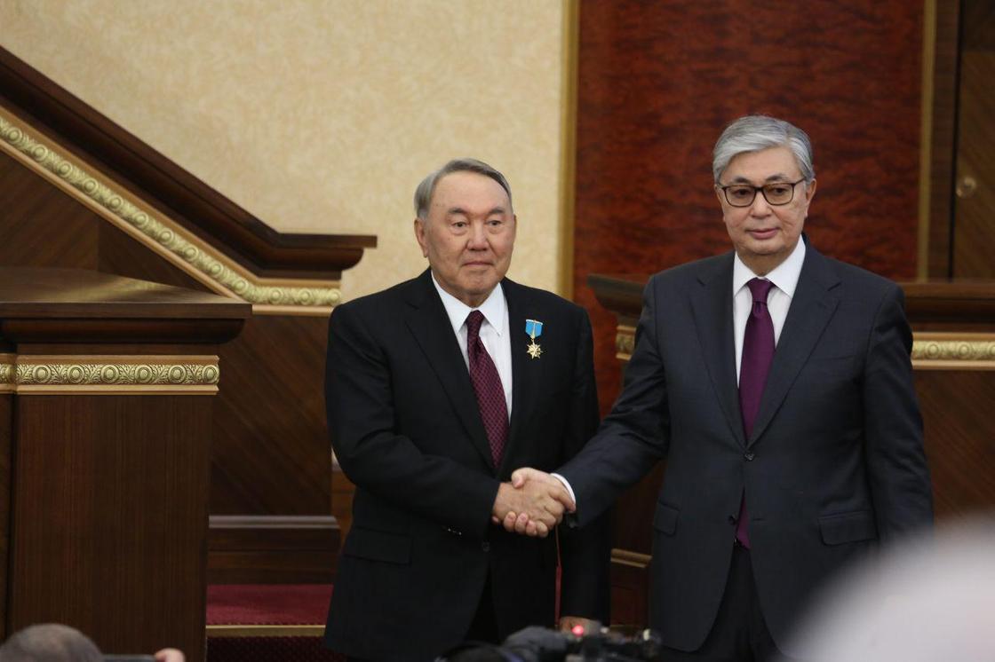 Назарбаеву присвоили звание Народного героя Казахстана (фото)