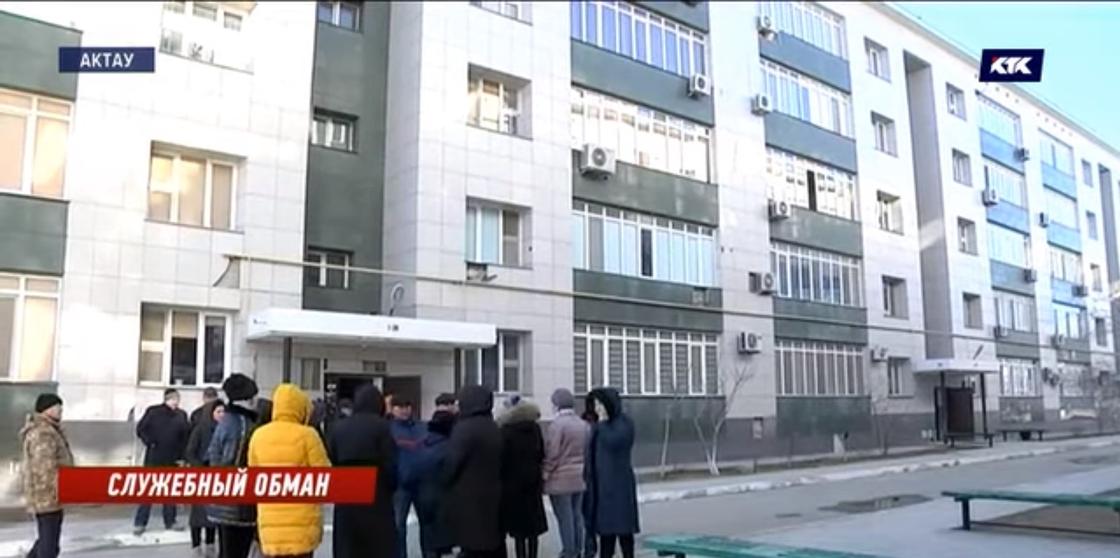 Пенсионеров МВД выселяют из квартир в Актау