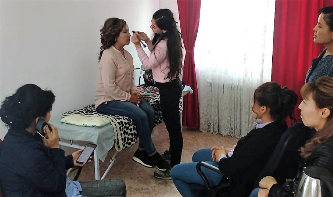 Салон красоты для людей с особыми потребностями работает в Алматы