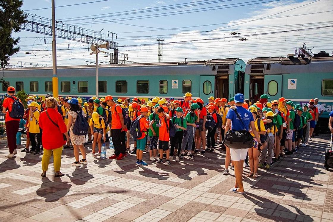 Детский туристический поезд прибыл в Алматы