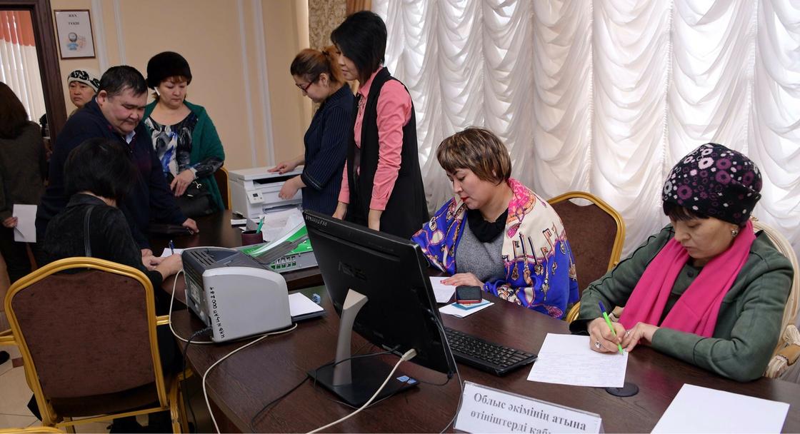 Аким Павлодарской области предложил многодетной маме стать его внештатным советником