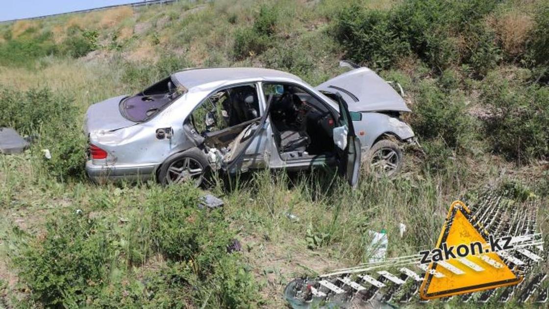 Автомобиль вылетел с дороги на трассе Алматы – Бишкек: погиб человек