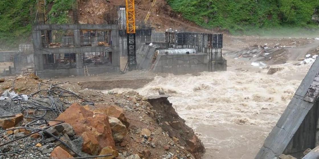 Ливни помешали строительству ГЭС в ВКО