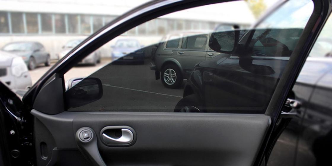 Авто забрали на штрафстоянку в Астане из-за "тонировки": юрист рассказал, что делать водителю