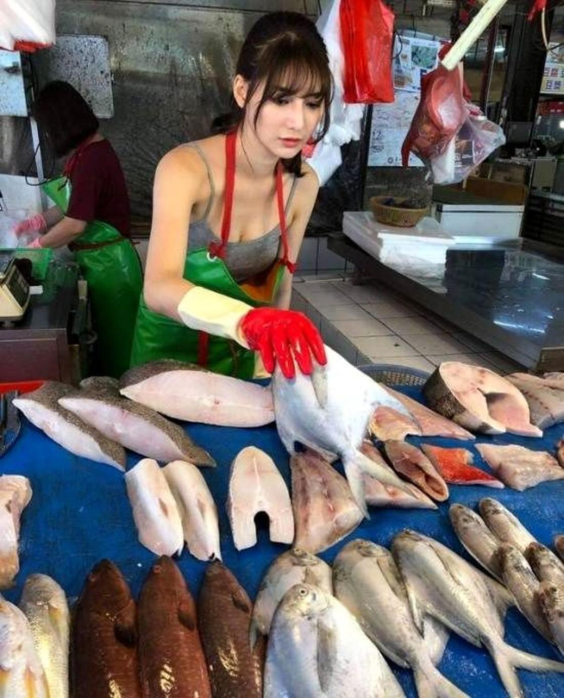 Лю Пэнпэн - самая красивая продавщица рыбы, оказавшаяся тайваньской моделью