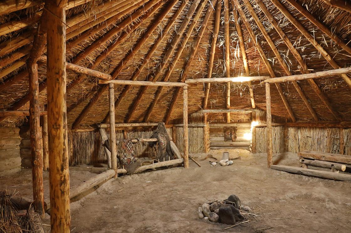 Прикоснуться к древности: алматинцы могут увидеть жилище и погребение древних саков