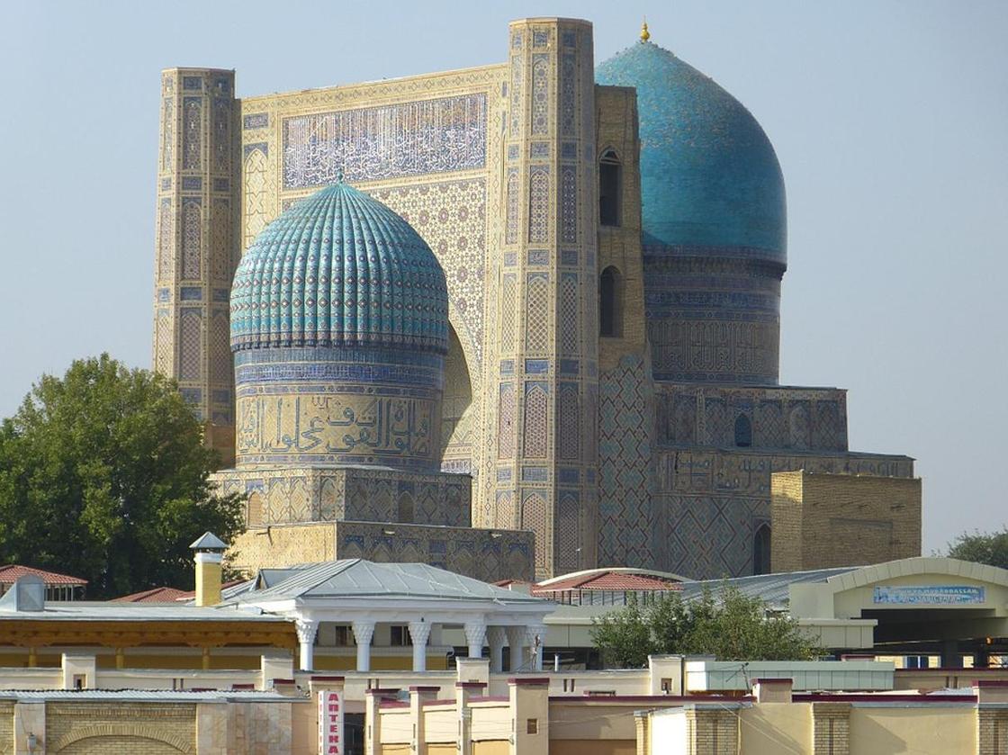 Участники слета писателей в Узбекистане поддержали челлендж #Abai175
