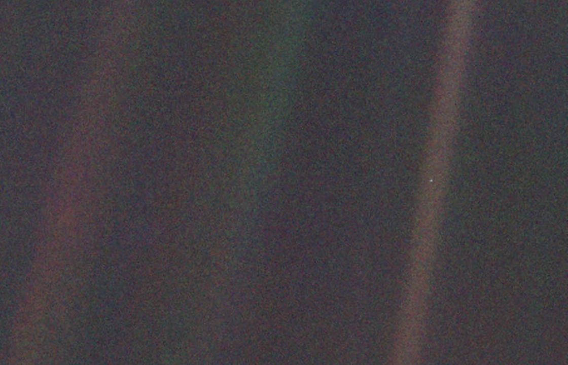 В NASA обновили легендарную 30-летнюю фотографию Земли из космоса
