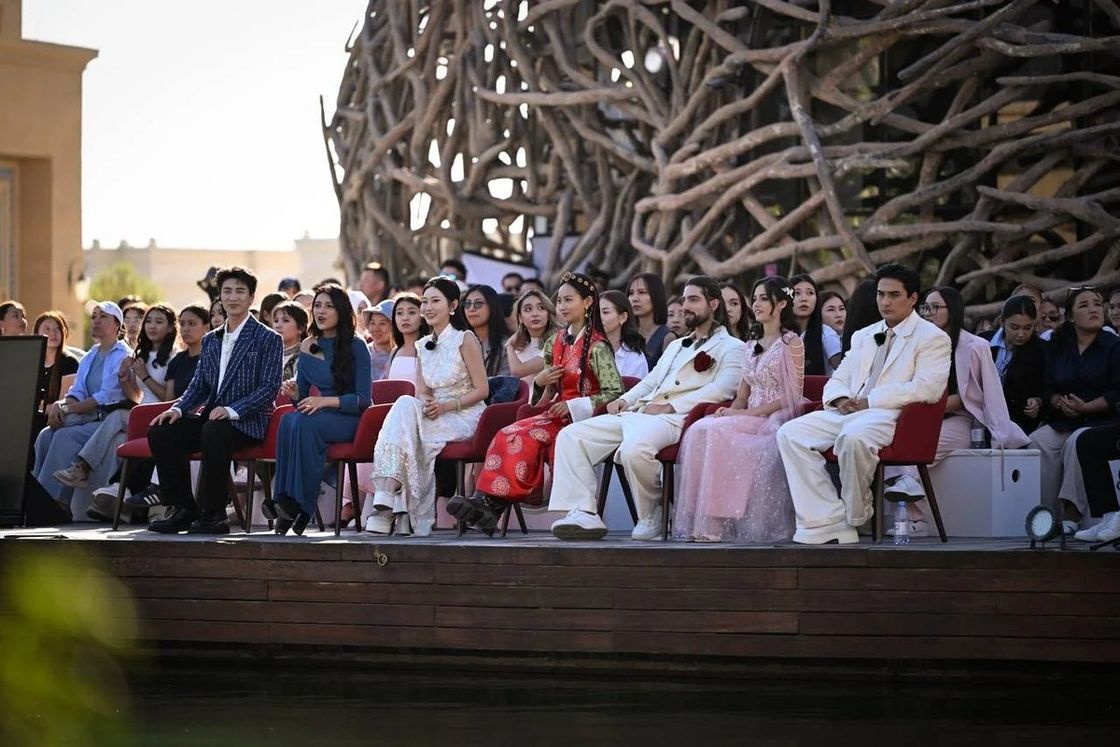 Шоу "Voice Beyond Horizon"