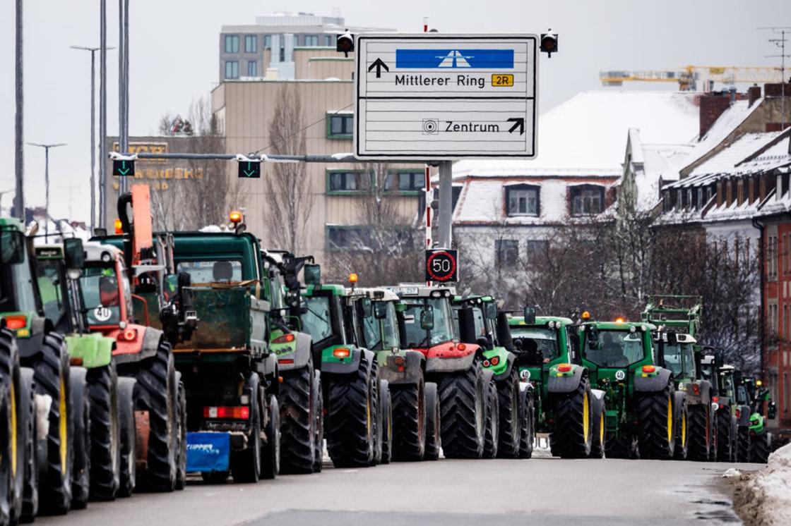Немецкие фермеры блокируют дороги