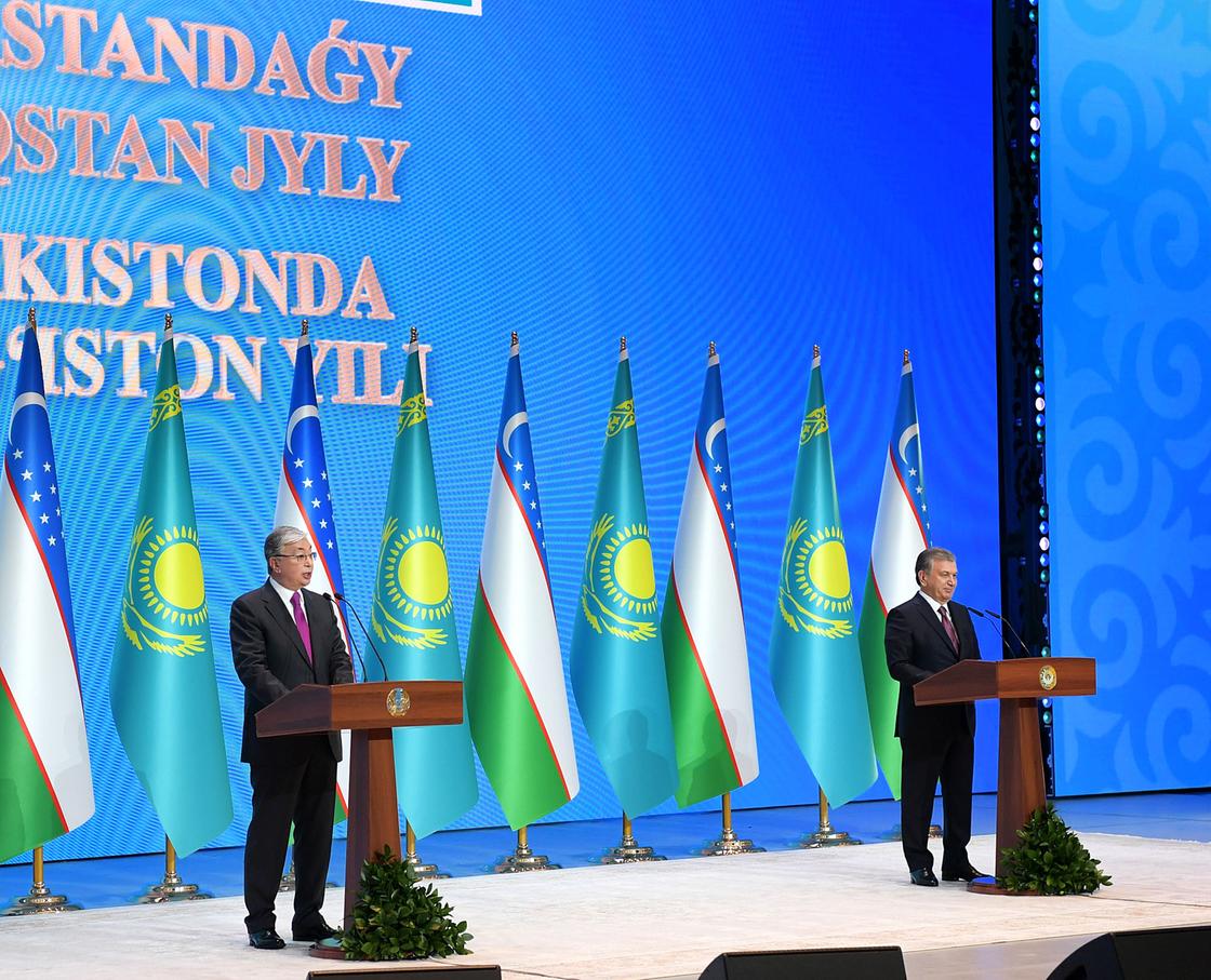 Токаев принял участие в церемонии открытия года Казахстана в Узбекистане