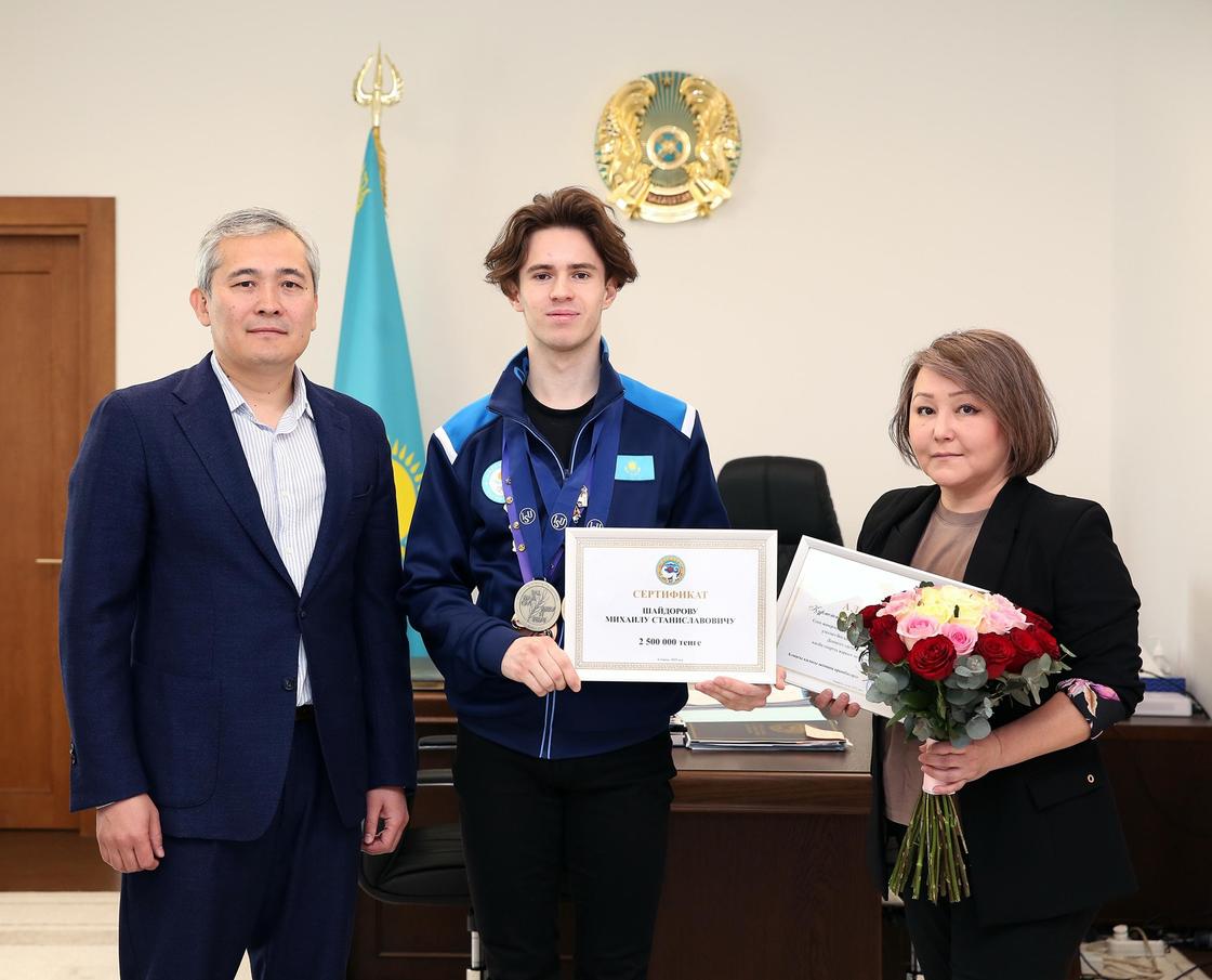 Бейбіт Шаханов, Михаил Шайдоров, Әсем Қасанова Бейбіт Шаханов, Михаил Шайдоров, Әсем Қасанова
