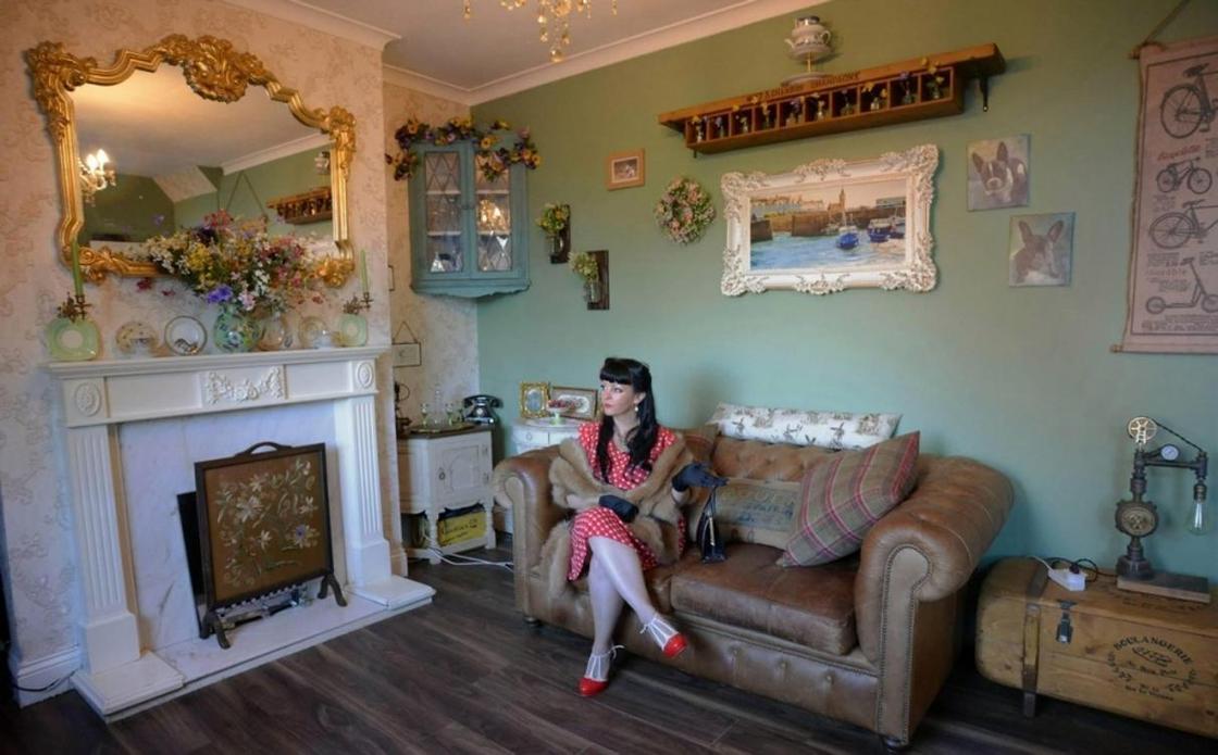 Британка потратила 70 000, чтобы превратить свою квартиру в ретро-страну чудес