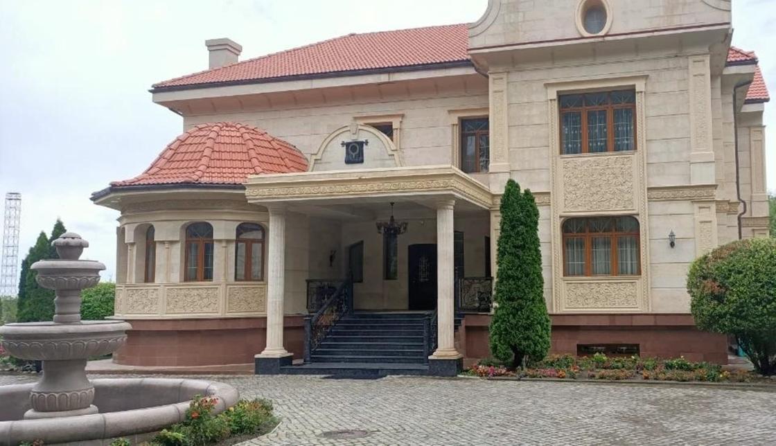 7-комнатный дом в Алматы за 2 000 000 000 тенге