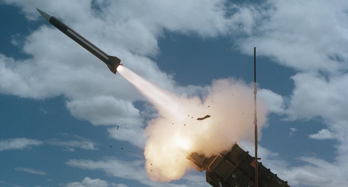 Опубликованы кадры ракетного удара по авиабазе США