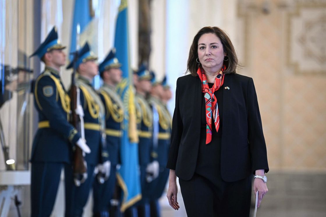 Посол США в Казахстане Джули Стаффт