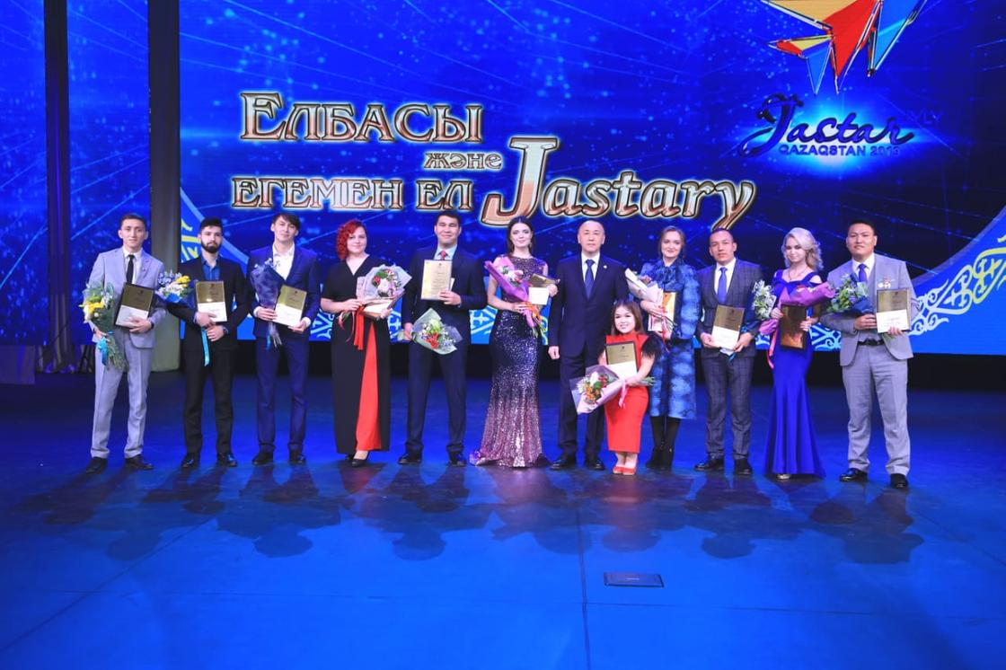 В Костанае наградили лауреатов уникального проекта «Золотая книга молодежи»