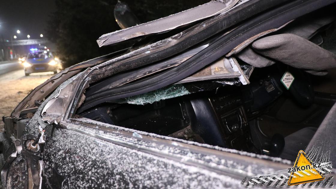 Салон разбитого автомобиля Салон разбитого автомобиля
