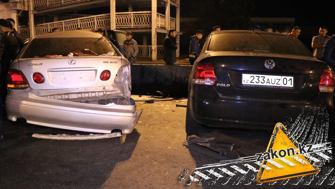 Пятеро человек пострадали в результате аварии в Алматы (фото, 18+)