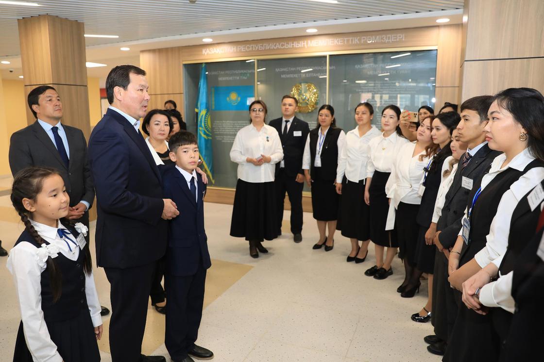 Торжественное открытие школы