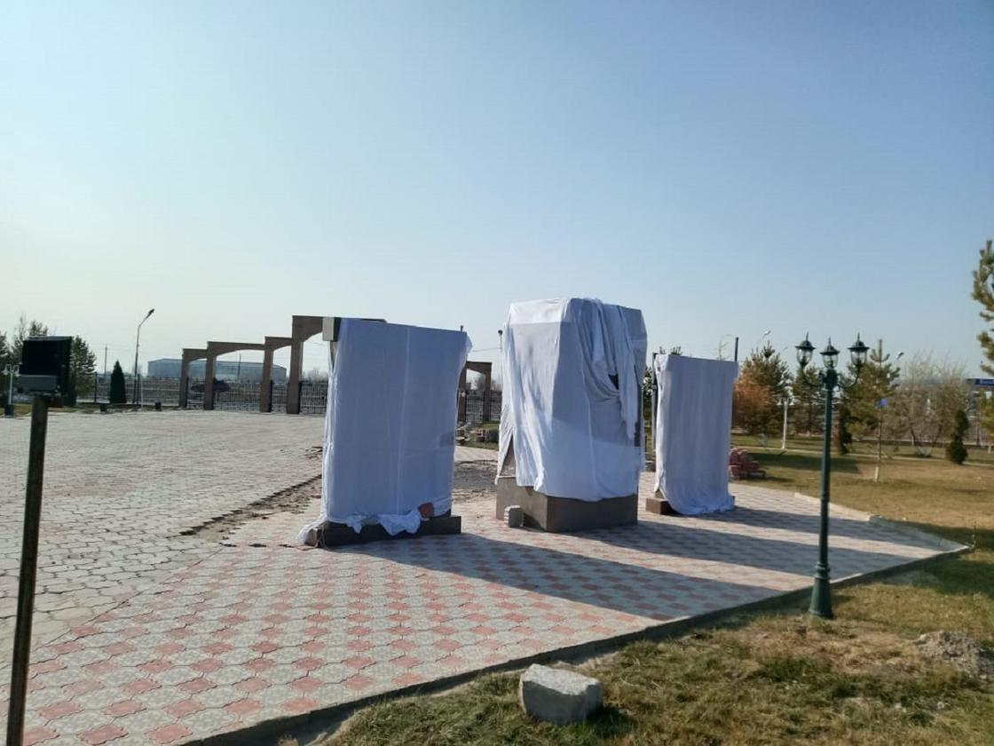 Строительство памятника Кунаеву приостановили в Алматинской области