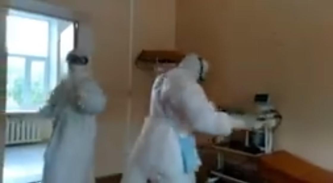 "Койки опустели": казахстанские медсестры танцуют от радости (видео)