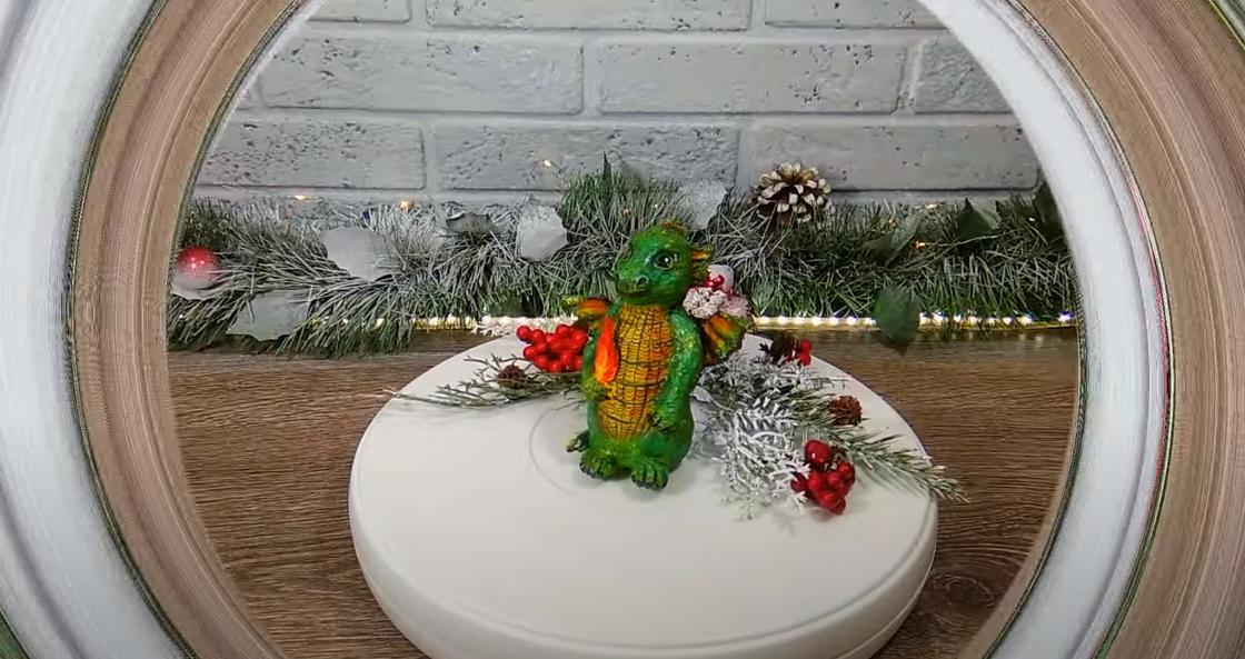 Новогодний декор дракон из ваты