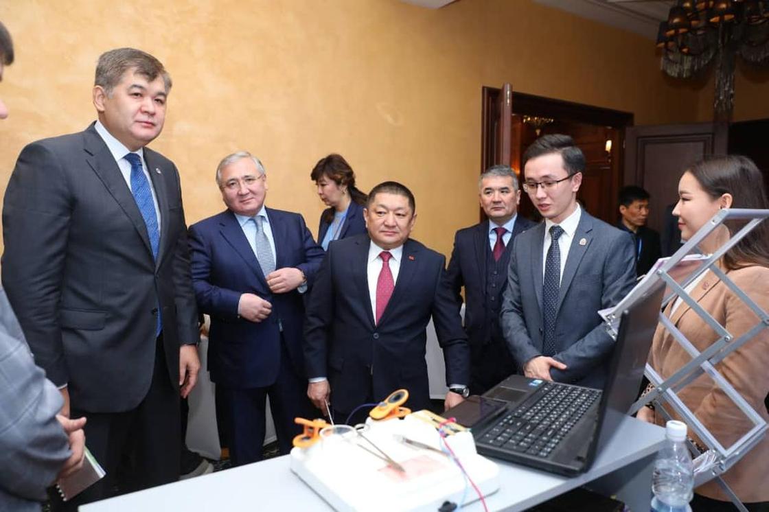 Импульс сотрудничеству: в Кыргызстане проходят дни казахстанской медицины