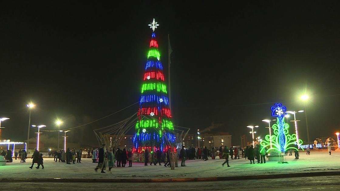 В Уральске прошла Президентская елка (фото)