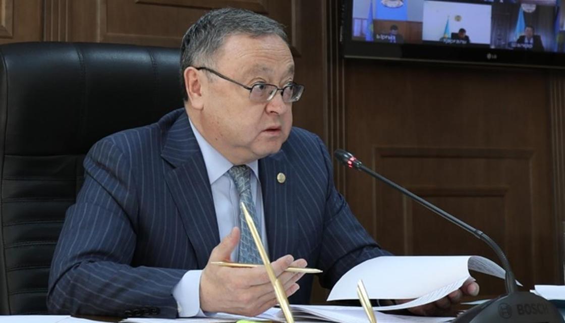 Аким Актюбинской области рассказал, каких начальников будет увольнять