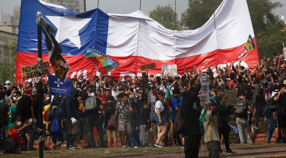 Всеобщая забастовка началась в Чили (видео)
