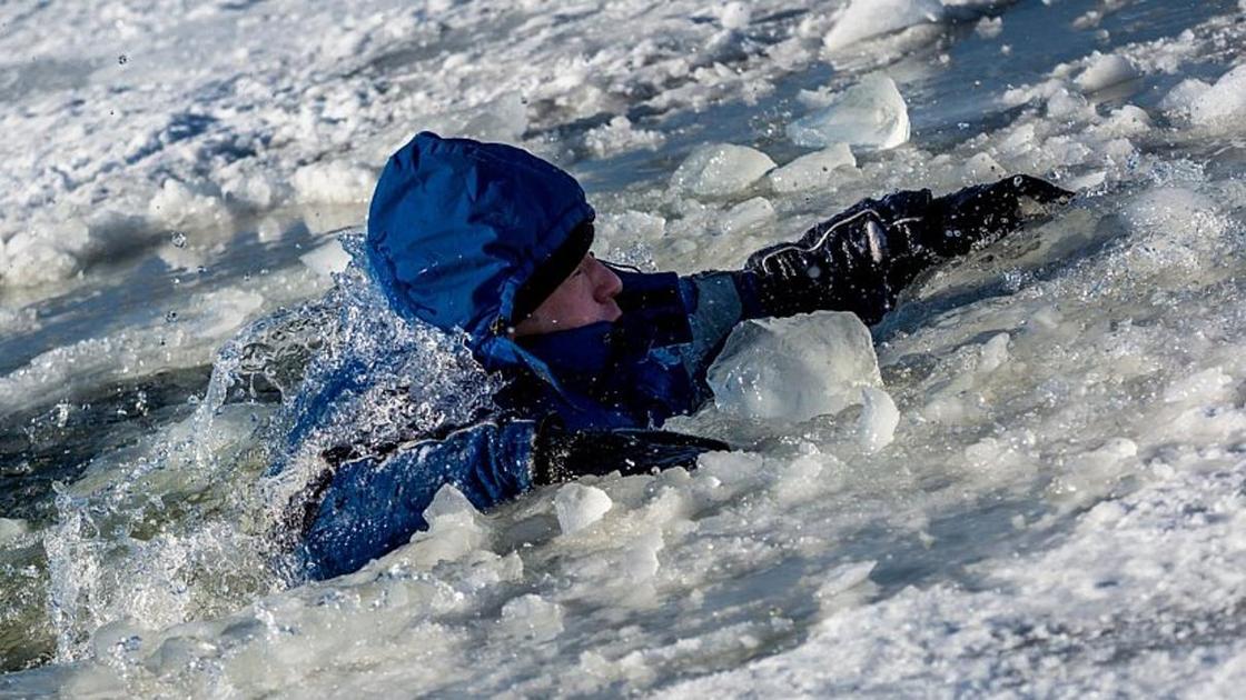 Пьяный алматинец чуть не утонул в Аэропортовском озере