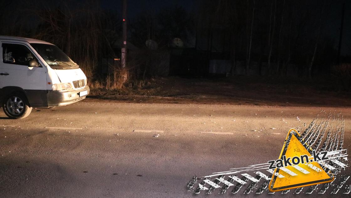 Переживал за пассажиров: пешехода сбили насмерть в Алматинской области (фото)