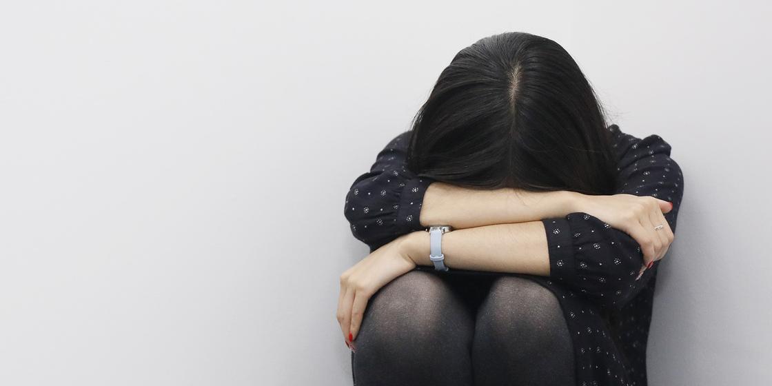 15-летняя девочка обвинила сожителя матери в изнасиловании: она беременна