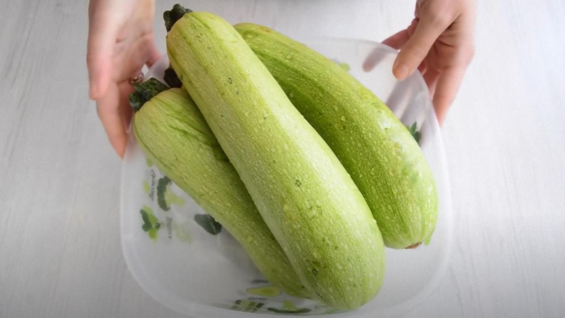 Кабачки на тарелке Кабачки на тарелке