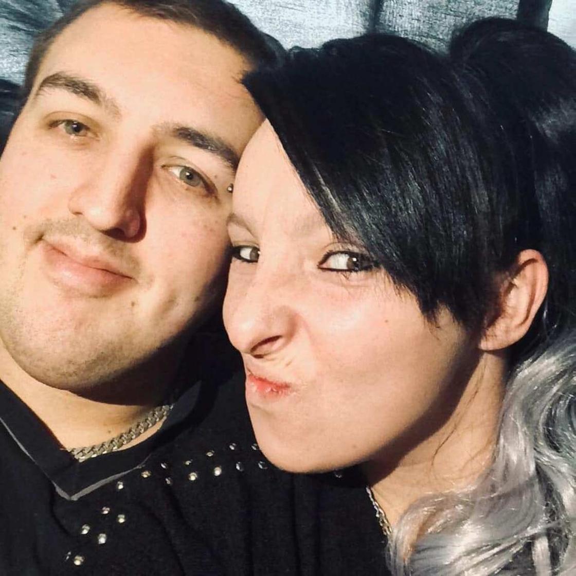 Страшная трагедия: похороны четверых детей, погибших при пожаре в Великобритании Страшная трагедия: похороны четверых детей, погибших при пожаре в Великобритании