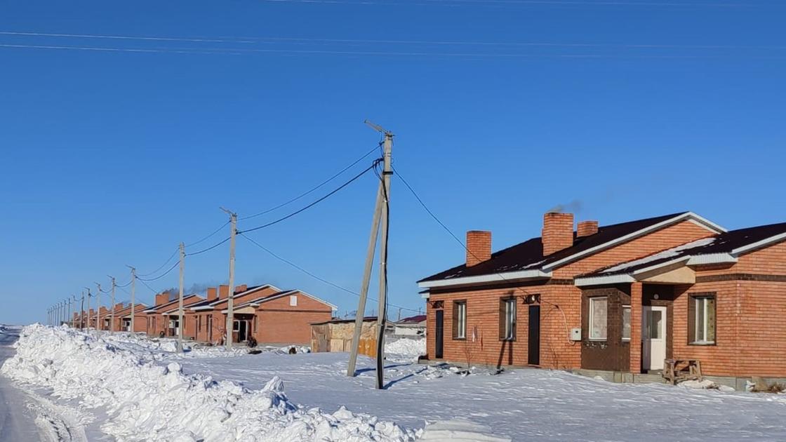 Жители нового микрорайона в селе Нура Карагандинской области
