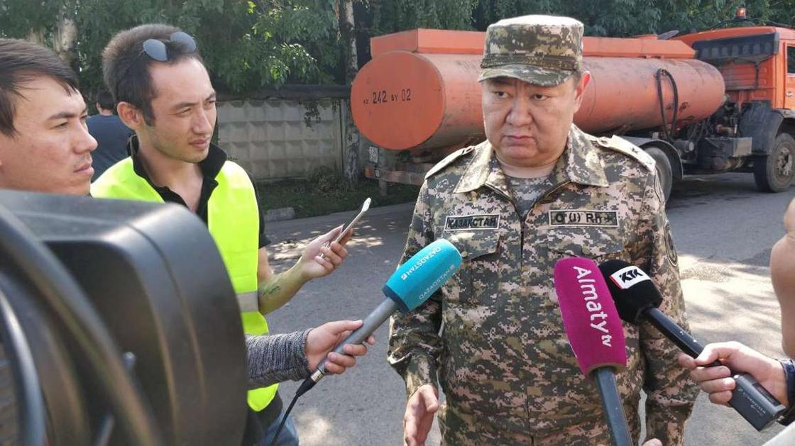 Крупный пожар в Алматы: огонь распространился очень быстро (фото, видео) Крупный пожар в Алматы: огонь распространился очень быстро (фото, видео)
