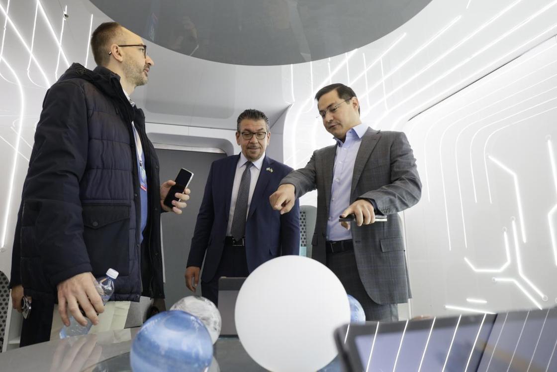 Казахстанский космический модуль представили на форуме Digital Bridge в Астане