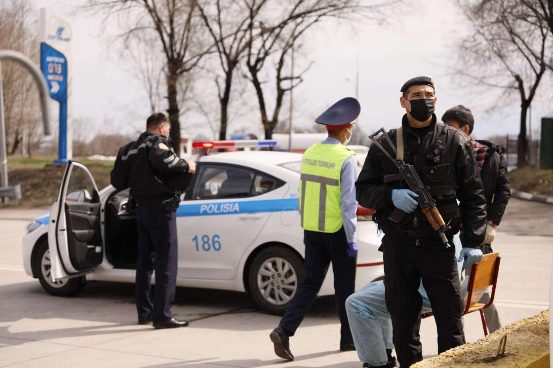 Жителям Карагандинской области отменят справки и запретят ездить на личном авто
