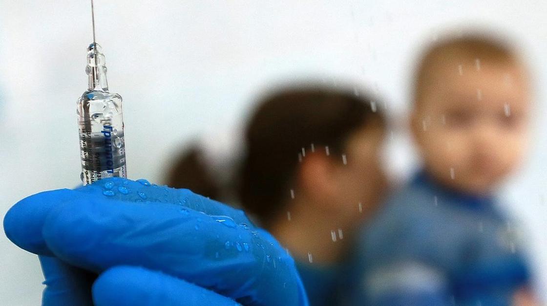 За отказ вакцинировать ребенка родителей могут оштрафовать на 25 тыс. тенге в Казахстане