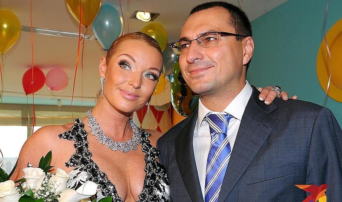 Волочкова обвинила бывшего мужа в хищении 100 миллионов рублей