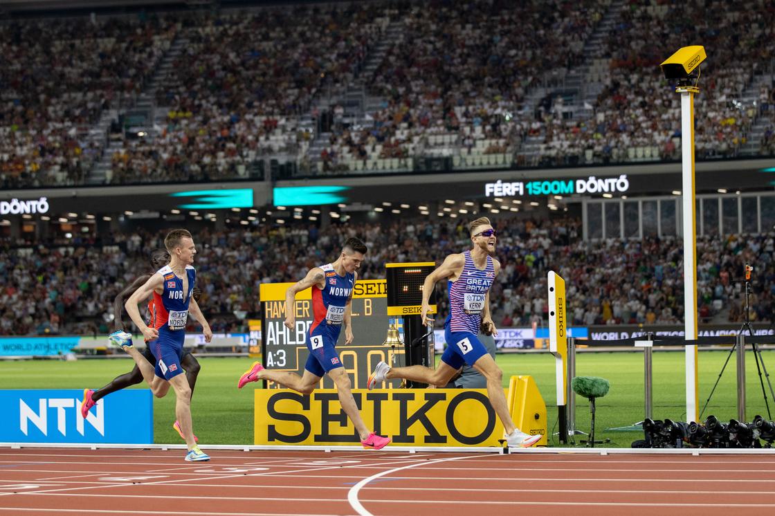 Джош Керр финиширует первым в финале ЧМ на дистанции 150 метров