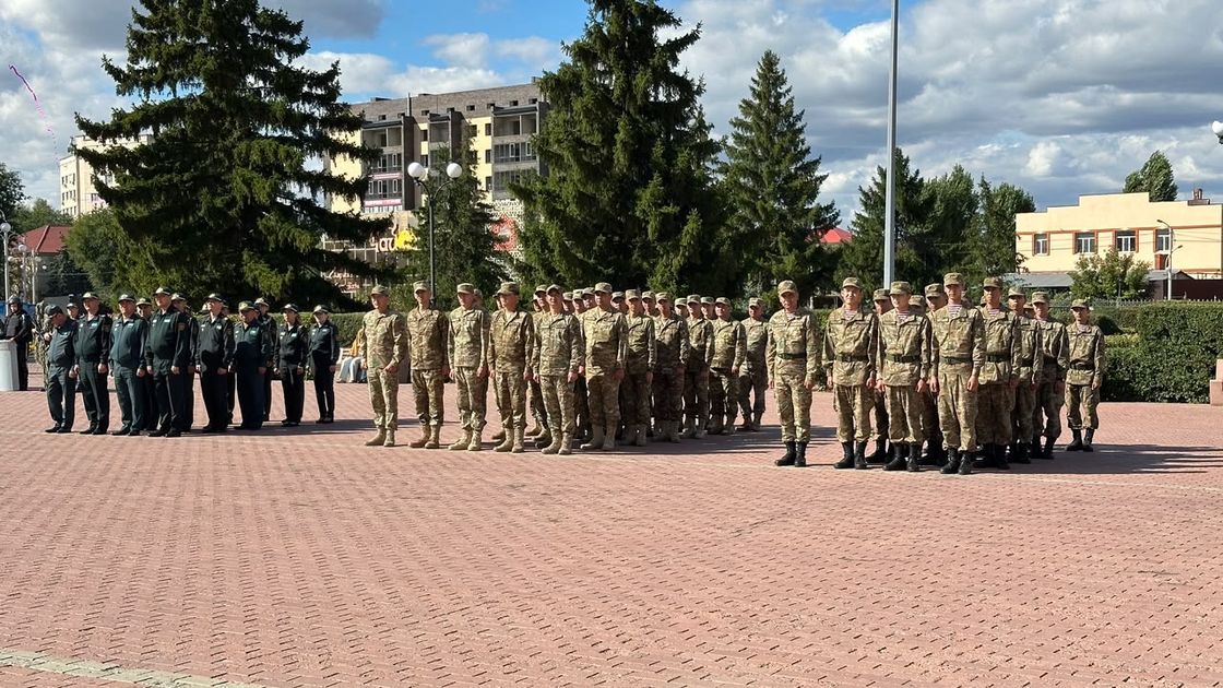 Оралда 20 бозбала абыройлы борышын өтеуге аттанды