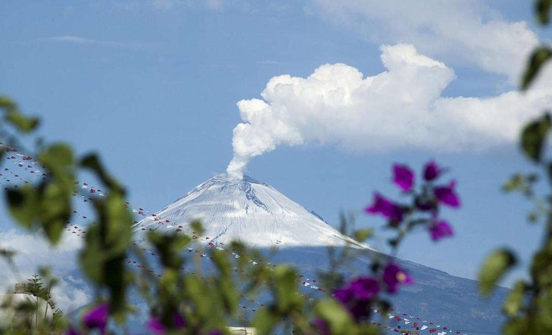 Второе за неделю извержение произошло на одном из крупнейших вулканов мира